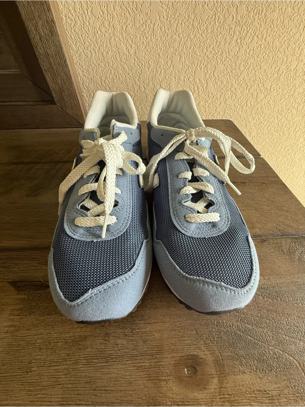 New Balance Retro Runner Sneakers